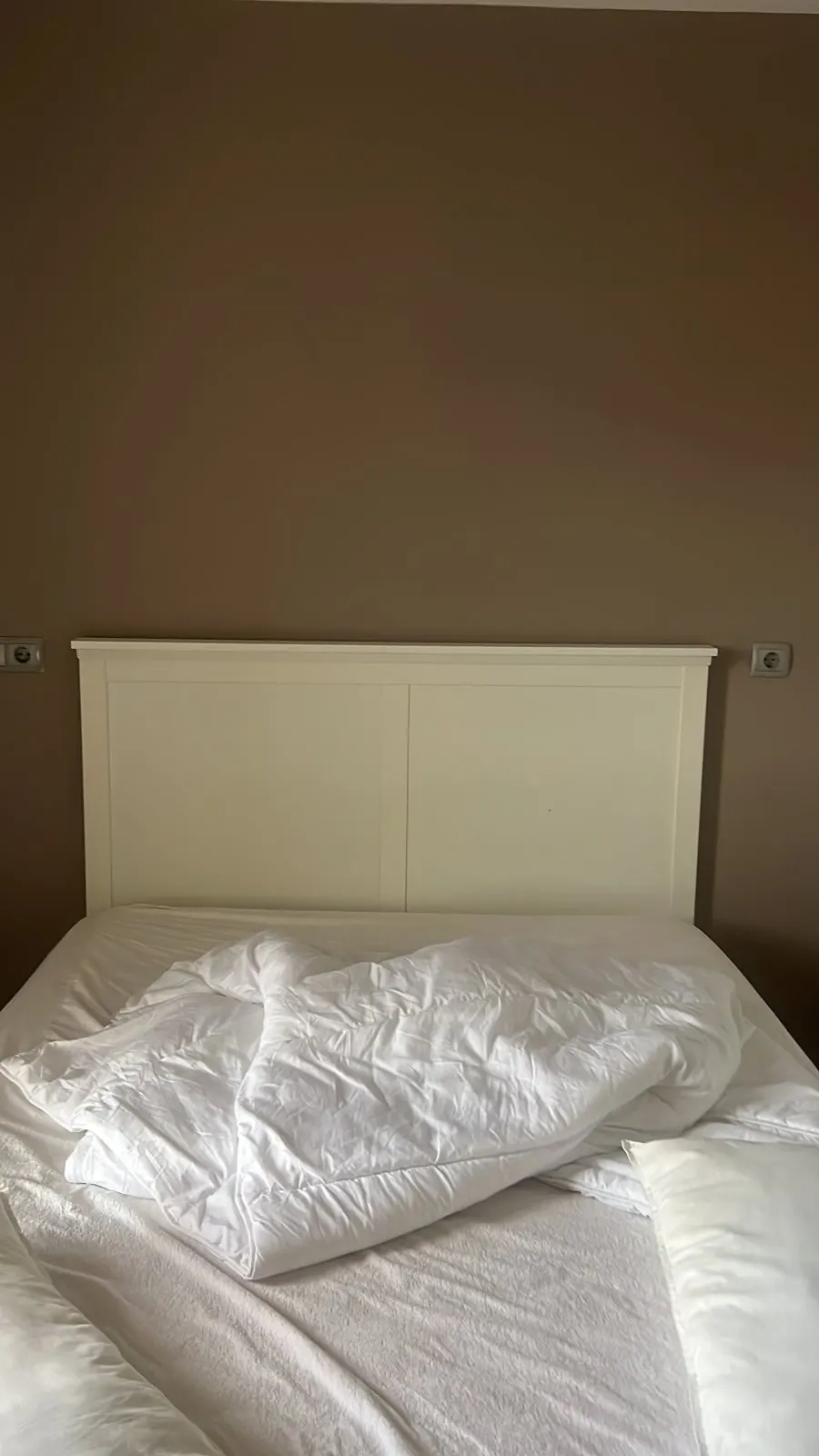 Habitación reformada con armario en Jerez