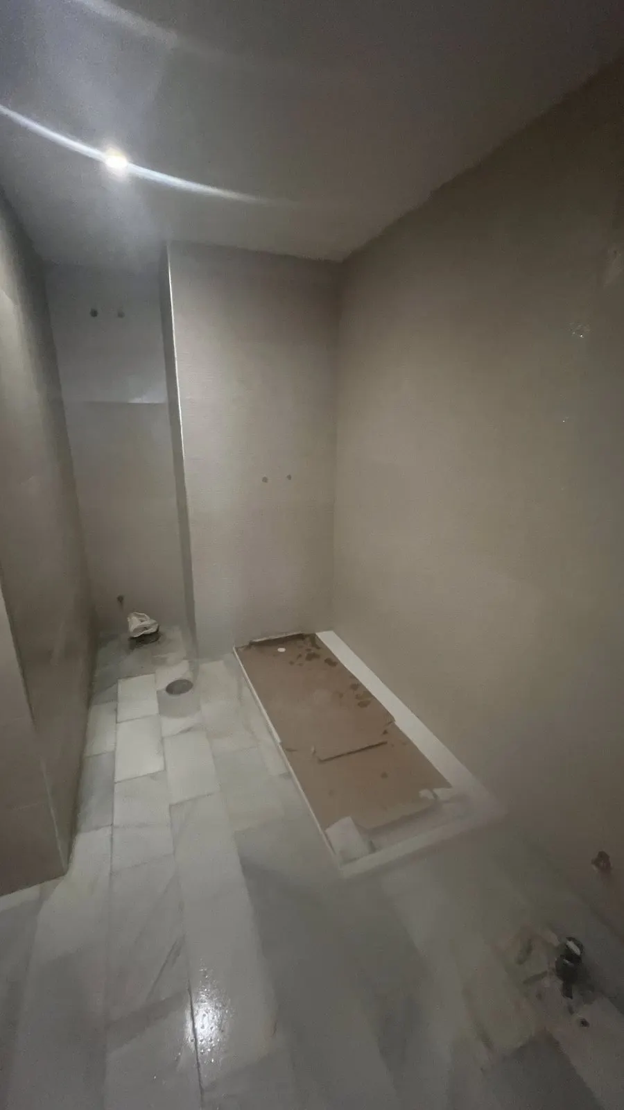 Instalación plato de ducha reforma baño Jerez